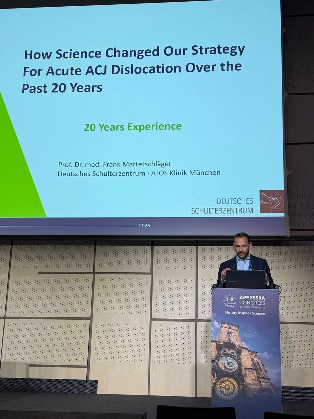 Prof. Frank Martetschläger hält seine ESSKA-2026-Keynote zur akuten ACG-Luxation in Prag
